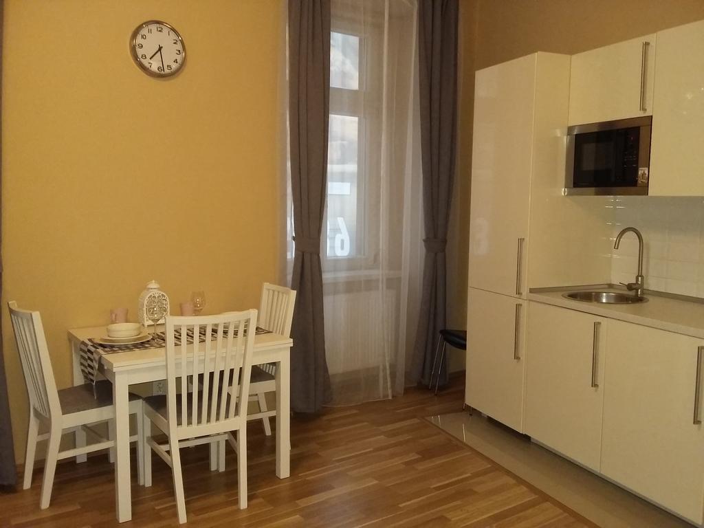 Apartment Vltavska B Praha Bagian luar foto